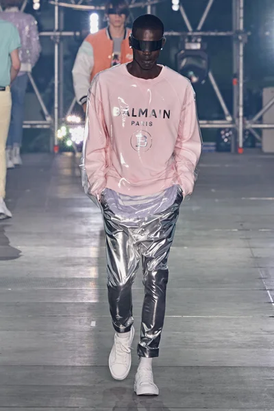 Look 30